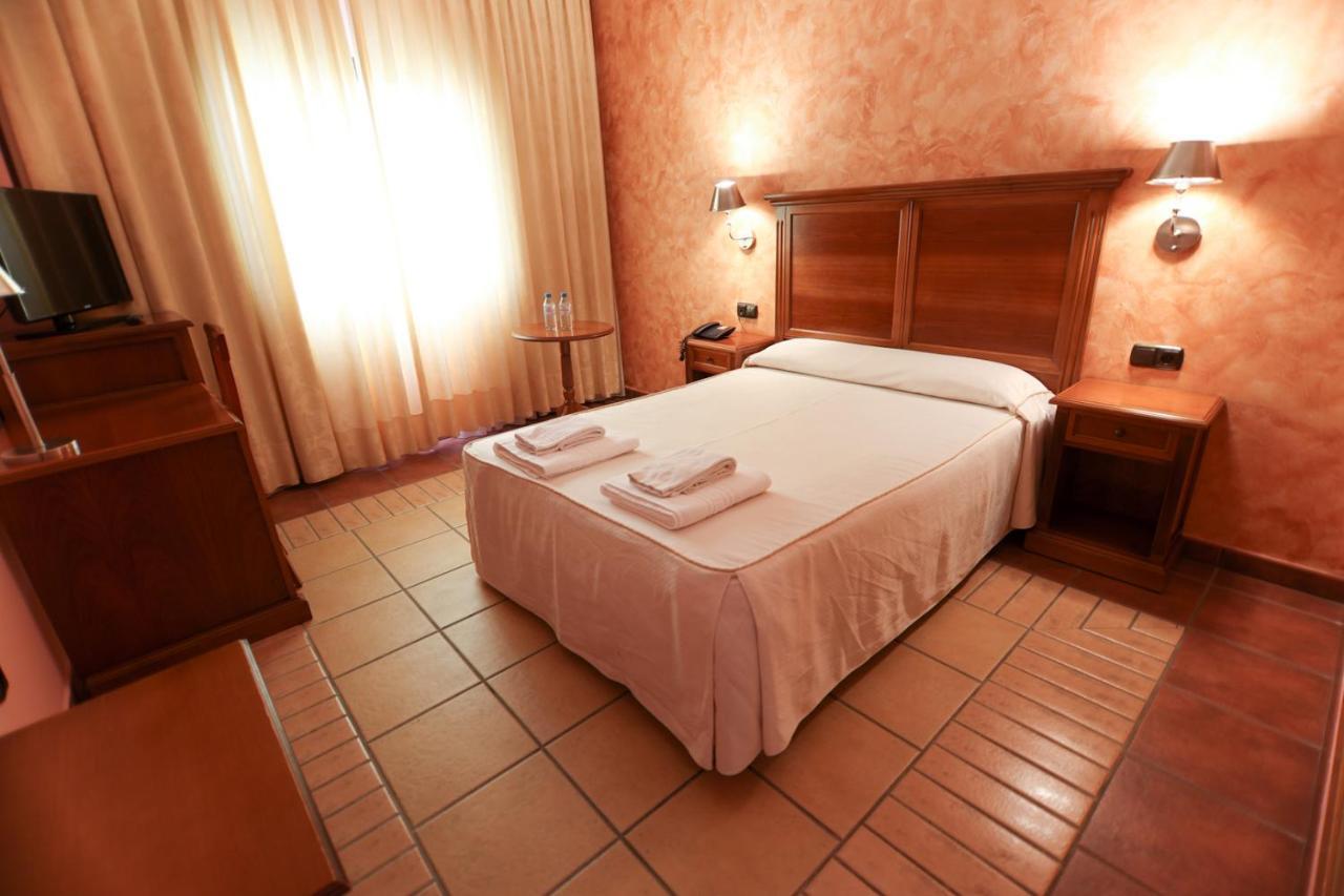 Hospedium Hotel Dona Mafalda De Castilla Plasencia Exterior foto